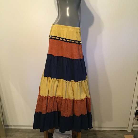 DeCo USA Colour Block Tiered Maxi Skirt - Picture 4 of 9